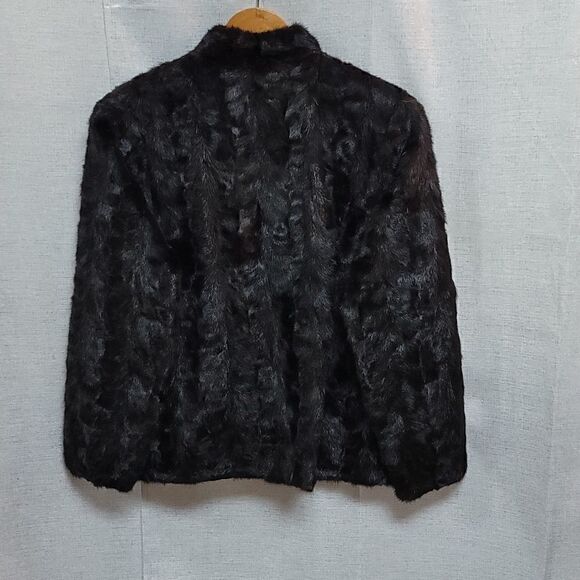 Beautiful Vintage Woman's Mink Waist Length Jacket - Picture 9 of 13